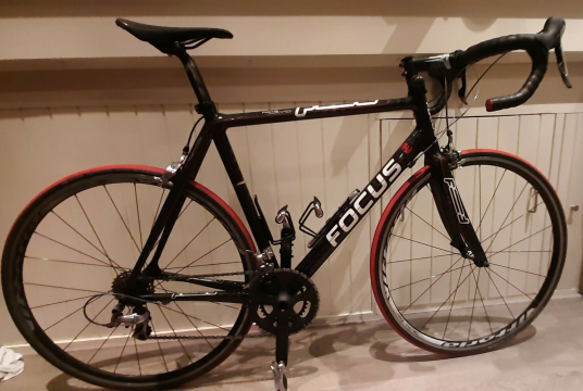 Full Carbon Racefiets Focus Cayo